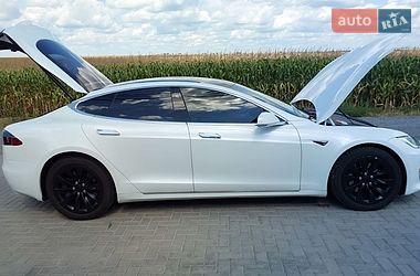 Лифтбек Tesla Model S 2018 в Ровно