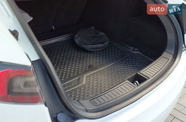 Лифтбек Tesla Model S 2018 в Ровно