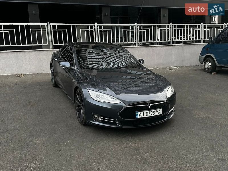 Ліфтбек Tesla Model S 2016 в Харкові фото 18 Ліфтбек Tesla Model S 2016 в Харкові