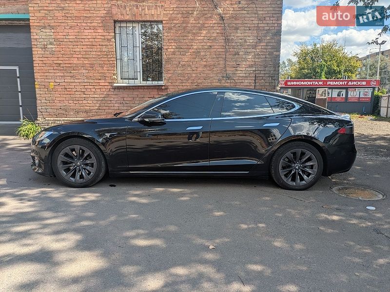Ліфтбек Tesla Model S 2018 в Києві