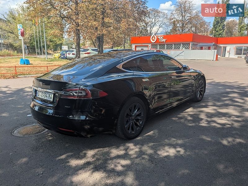 Ліфтбек Tesla Model S 2018 в Києві