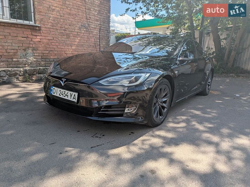 Ліфтбек Tesla Model S 2018 в Києві