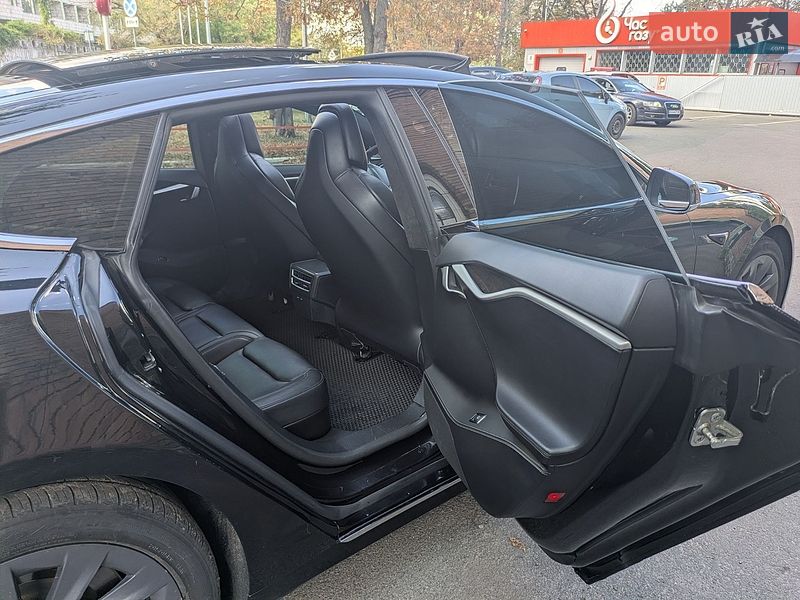 Ліфтбек Tesla Model S 2018 в Києві