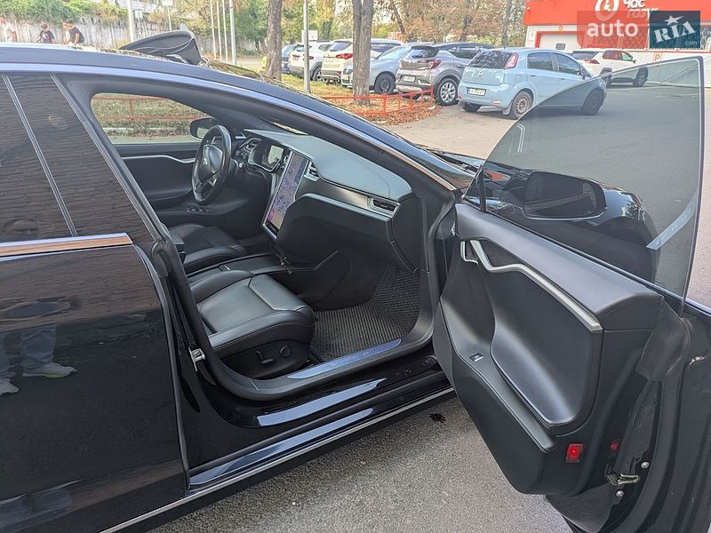 Ліфтбек Tesla Model S 2018 в Києві