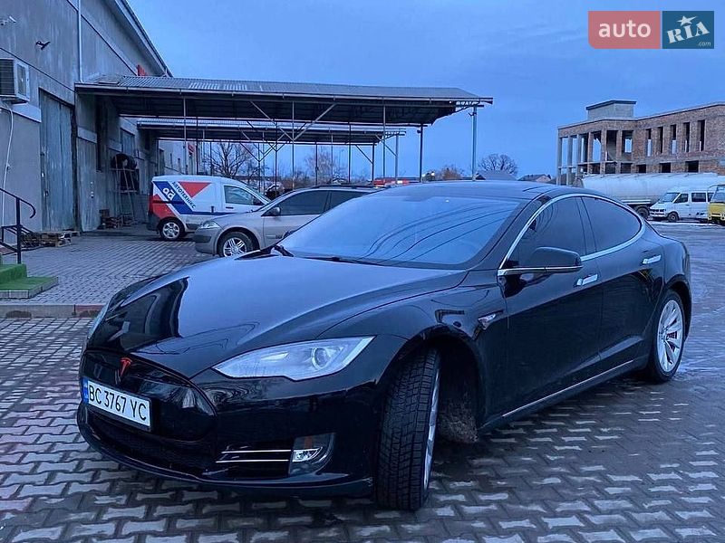 Ліфтбек Tesla Model S 2013 в Львові