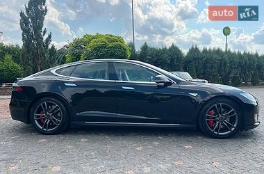 Лифтбек Tesla Model S 2015 в Житомире