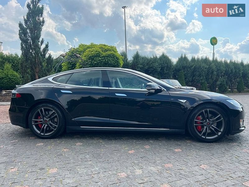 Лифтбек Tesla Model S 2015 в Житомире