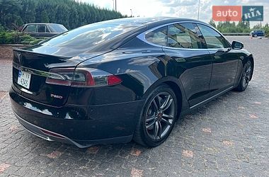 Лифтбек Tesla Model S 2015 в Житомире