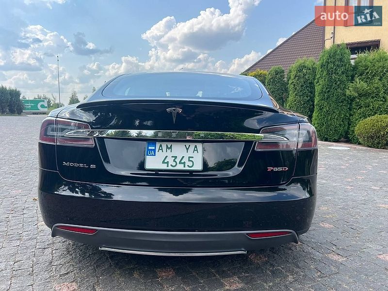 Лифтбек Tesla Model S 2015 в Житомире
