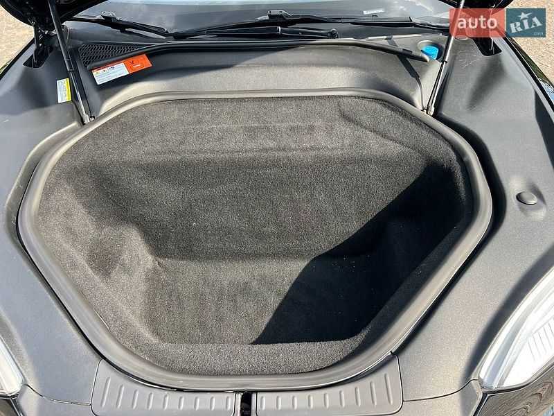 Лифтбек Tesla Model S 2015 в Житомире