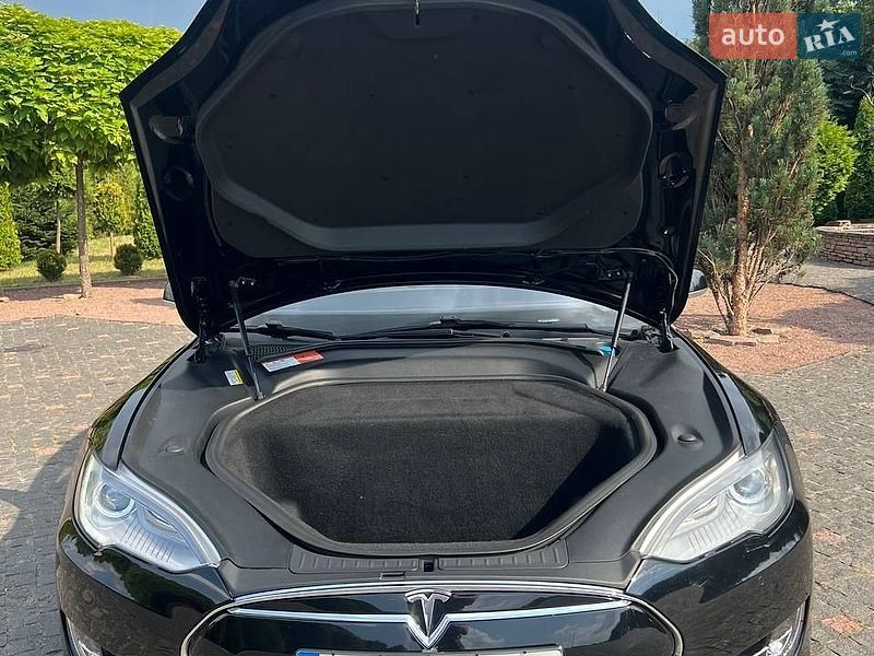 Лифтбек Tesla Model S 2015 в Житомире