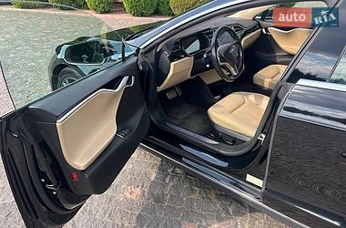 Лифтбек Tesla Model S 2015 в Житомире