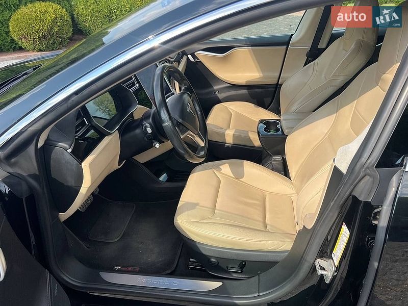 Лифтбек Tesla Model S 2015 в Житомире