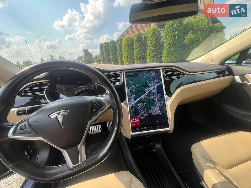 Лифтбек Tesla Model S 2015 в Житомире