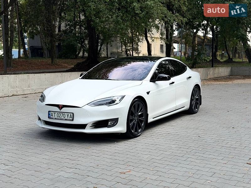Лифтбек Tesla Model S 2017 в Тернополе