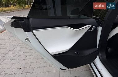 Лифтбек Tesla Model S 2017 в Тернополе