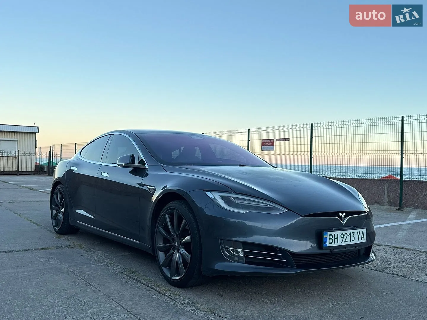2020 Tesla Model S - фото 1
