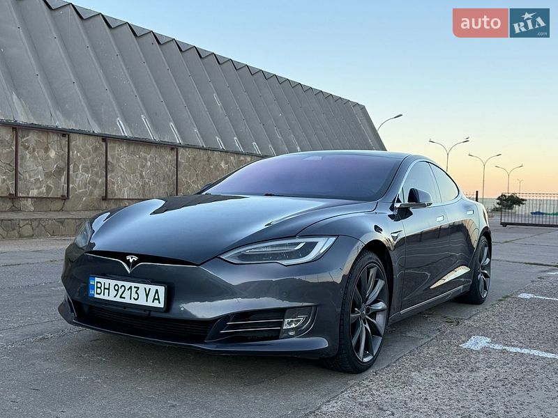 Tesla Model S 2020