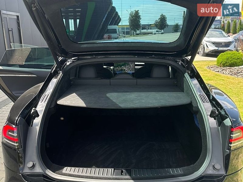 Лифтбек Tesla Model S 2022 в Тернополе