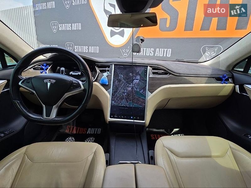 Лифтбек Tesla Model S 2016 в Хмельницком