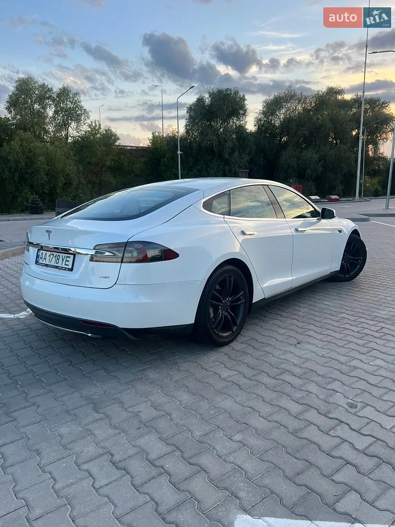 2015 Tesla Model S - мініатюра 10