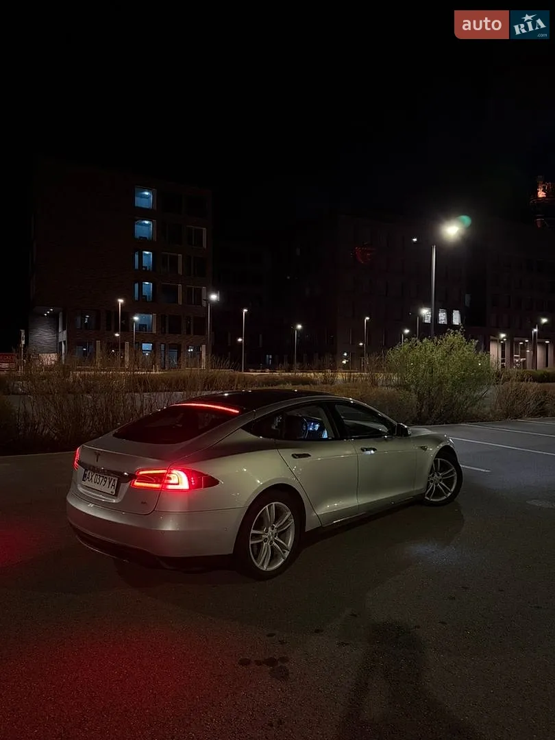 2014 Tesla Model S - мініатюра 6