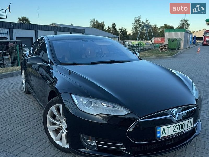 Лифтбек Tesla Model S 2014 в Ивано-Франковске