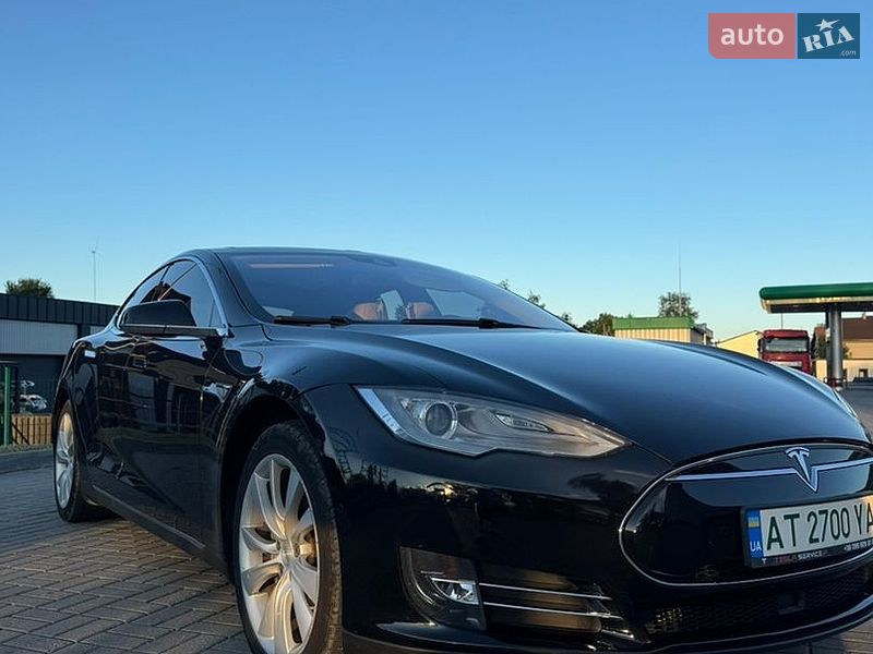 Лифтбек Tesla Model S 2014 в Ивано-Франковске