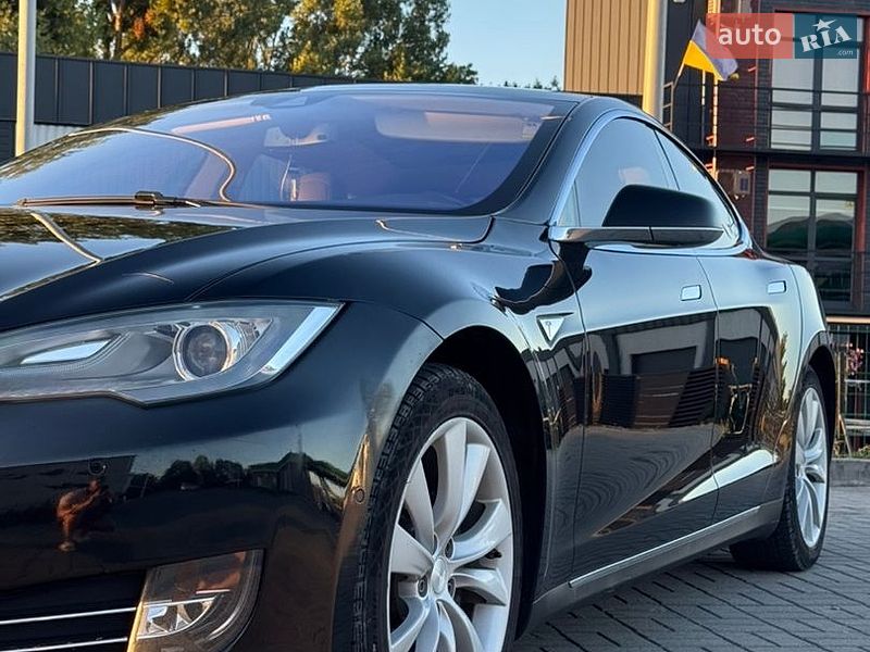 Лифтбек Tesla Model S 2014 в Ивано-Франковске