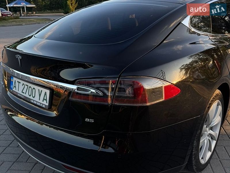 Лифтбек Tesla Model S 2014 в Ивано-Франковске