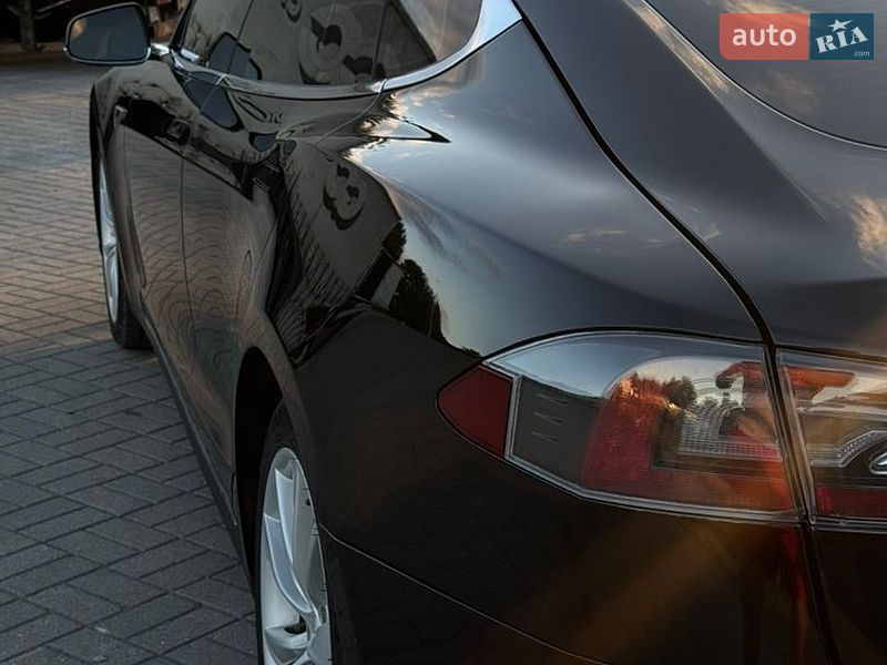 Лифтбек Tesla Model S 2014 в Ивано-Франковске
