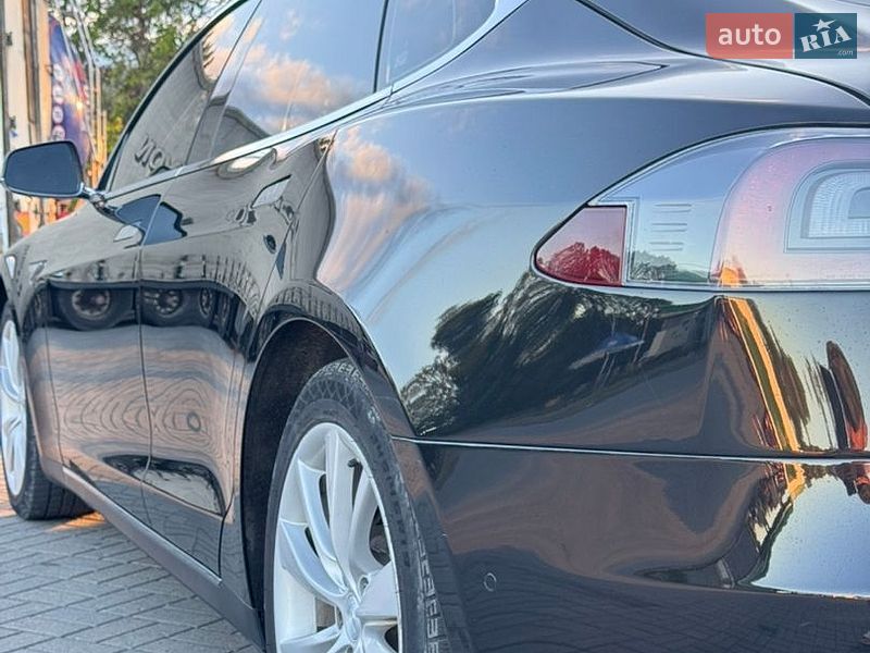 Лифтбек Tesla Model S 2014 в Ивано-Франковске