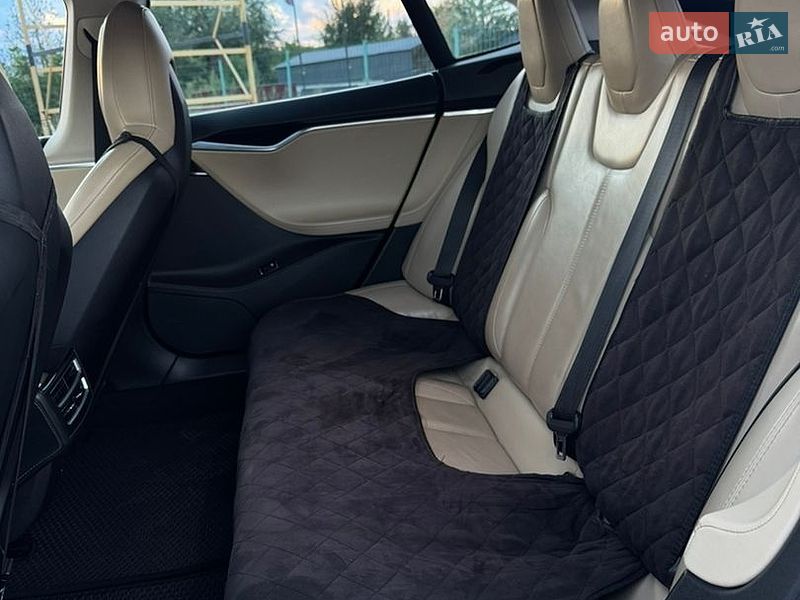 Лифтбек Tesla Model S 2014 в Ивано-Франковске
