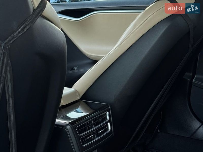 Лифтбек Tesla Model S 2014 в Ивано-Франковске