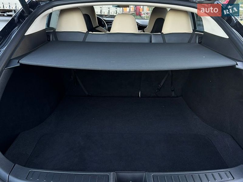 Лифтбек Tesla Model S 2014 в Ивано-Франковске
