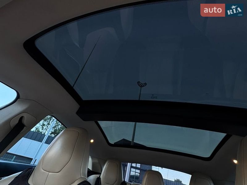Лифтбек Tesla Model S 2014 в Ивано-Франковске