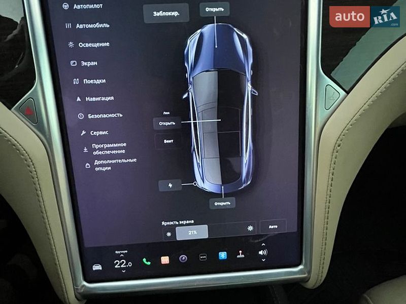 Лифтбек Tesla Model S 2015 в Черновцах