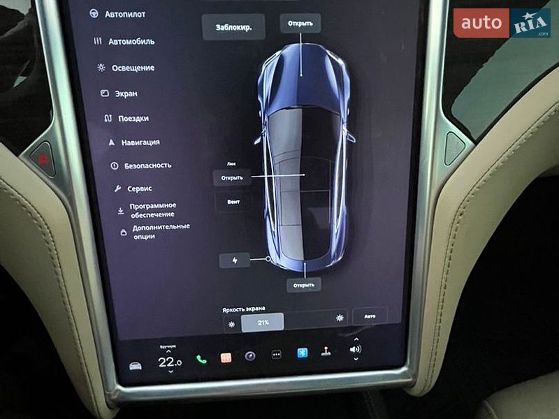 Лифтбек Tesla Model S 2015 в Черновцах