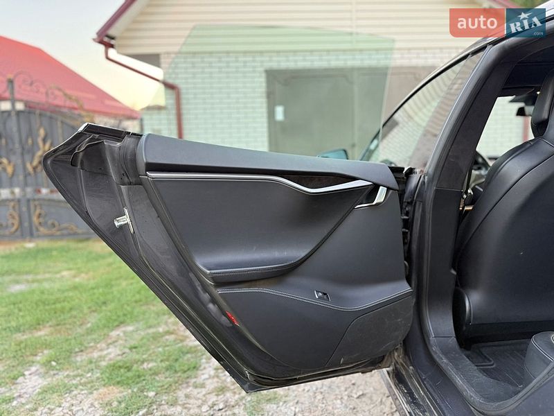 Ліфтбек Tesla Model S 2019 в Кобеляках