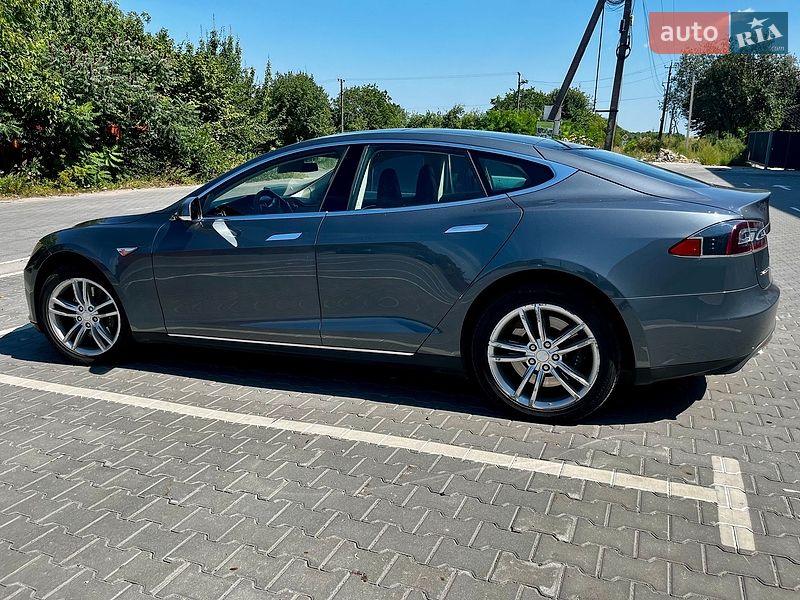 Ліфтбек Tesla Model S 2013 в Хмельницькому