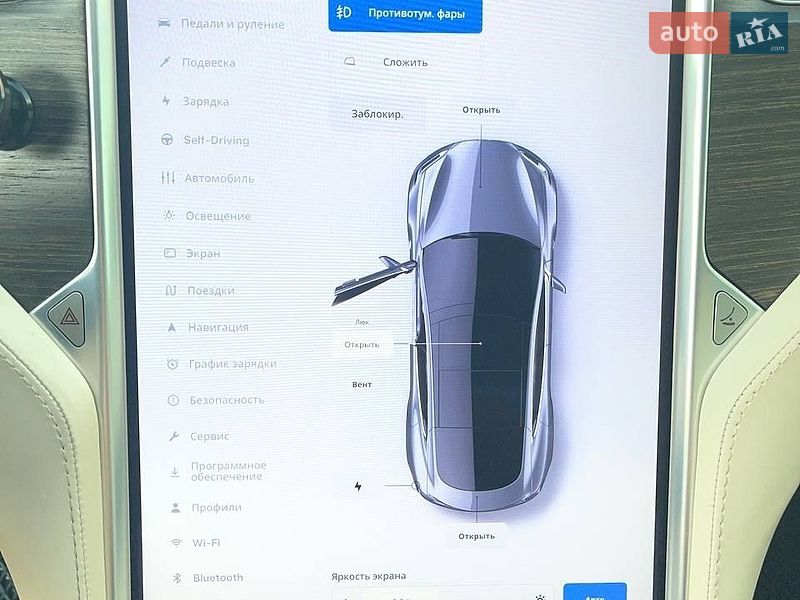 Лифтбек Tesla Model S 2015 в Каменец-Подольском