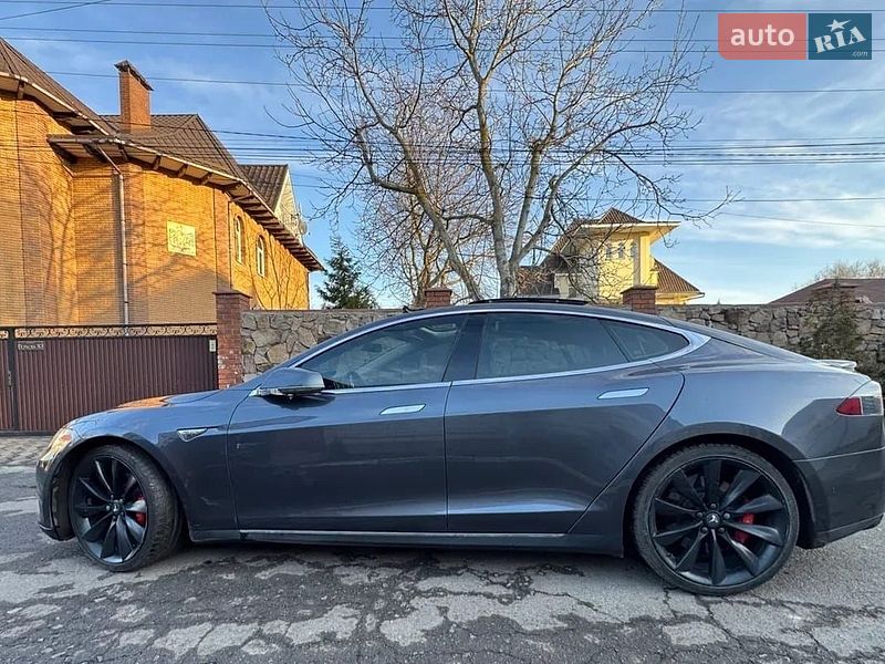 Лифтбек Tesla Model S 2014 в Киеве