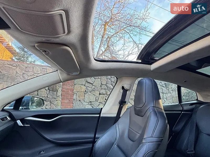 Лифтбек Tesla Model S 2014 в Киеве