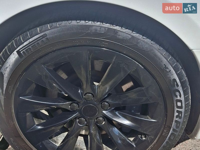 Лифтбек Tesla Model S 2020 в Ровно