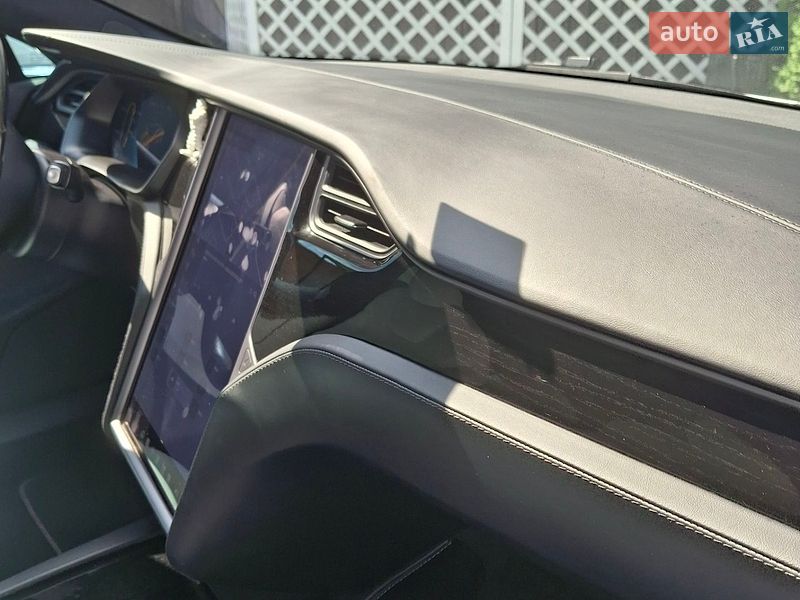 Лифтбек Tesla Model S 2020 в Ровно