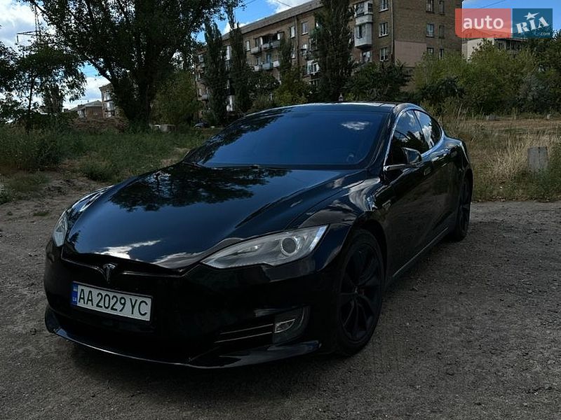 Лифтбек Tesla Model S 2014 в Киеве