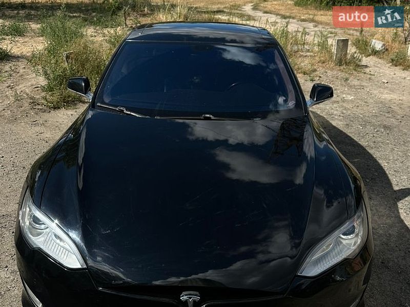 Лифтбек Tesla Model S 2014 в Киеве