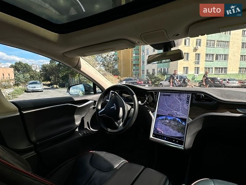 Лифтбек Tesla Model S 2014 в Киеве