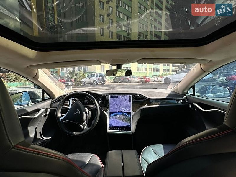 Лифтбек Tesla Model S 2014 в Киеве