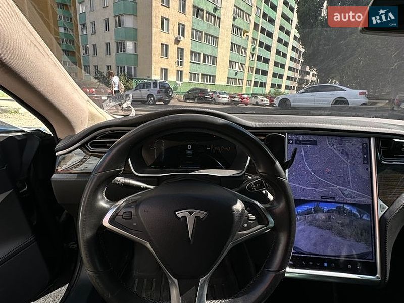 Лифтбек Tesla Model S 2014 в Киеве